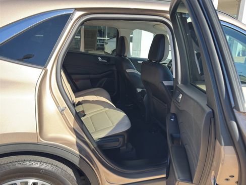 Used 2021 Ford Escape SEL image 8