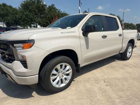 Used 2026 Chevrolet Silverado 1500 Custom RWD image 4