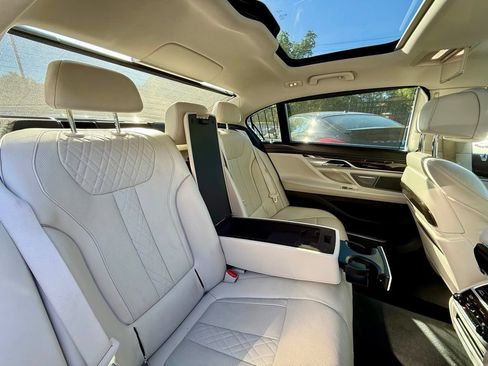 Used 2018 BMW 740i xDrive AWD/4WD image 27