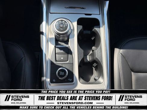 Used 2023 Ford Explorer XLT w/ Equipment Group 202A AWD/4WD image 27