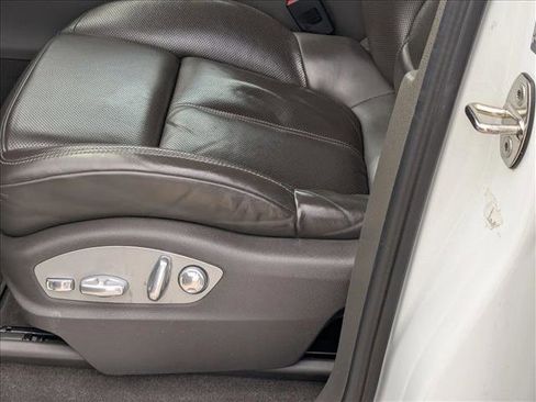 Used 2017 Porsche Macan S image 16