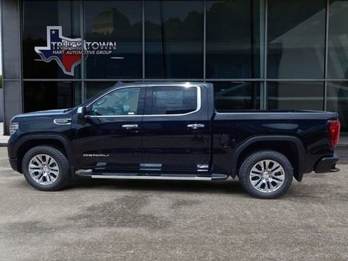 New 2025 GMC Sierra 1500 Denali w/ Technology Package AWD/4WD image 7
