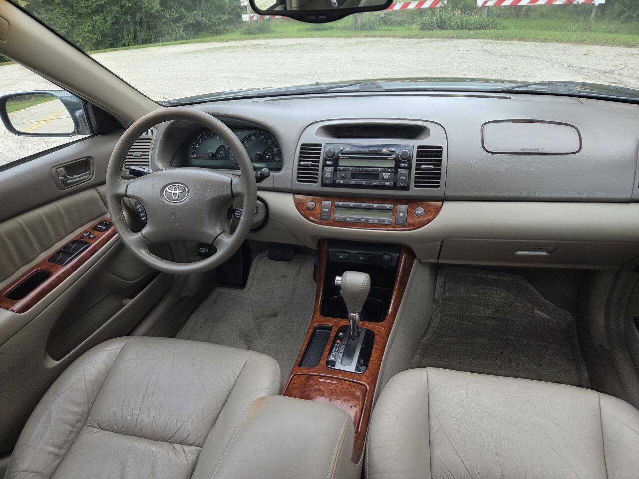 Used 2003 Toyota Camry XLE w/ XLE Premium Plus Pkg FWD image 16