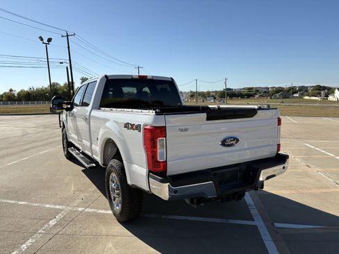 Used 2019 Ford F250 XLT w/ XLT Premium Package image 3