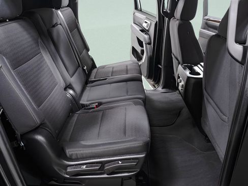 Used 2023 GMC Yukon XL SLE image 32