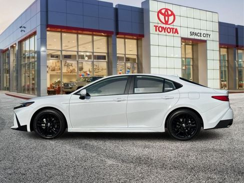 New 2026 Toyota Camry SE FWD image 3