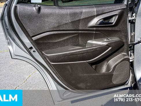 Used 2025 Chevrolet Trax LT w/ LT Convenience Package image 48