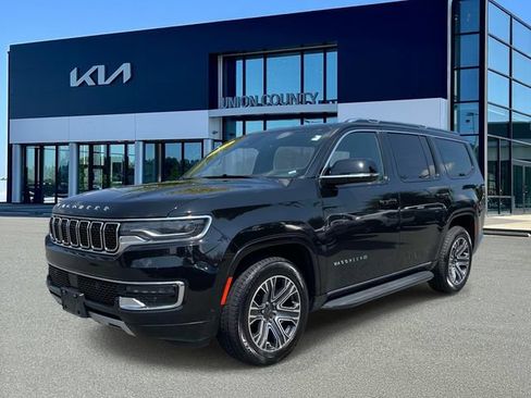Used 2024 Jeep Wagoneer Series II AWD/4WD image 3