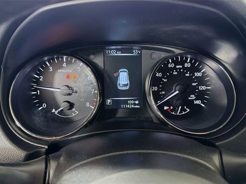 Used 2017 Nissan Rogue SV image 10