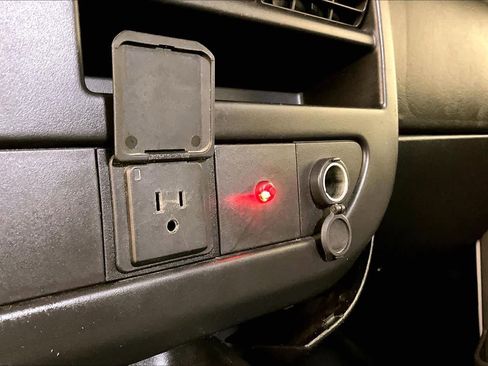 Used 2017 GMC Savana 2500 image 28