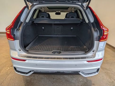Used 2023 Volvo XC60 B5 Plus w/ Protection Package Premier image 5