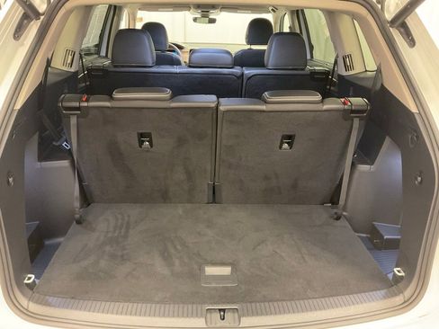 Used 2025 Volkswagen Atlas SE image 9