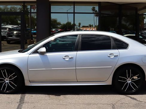 Used 2011 Chevrolet Impala LT FWD image 8
