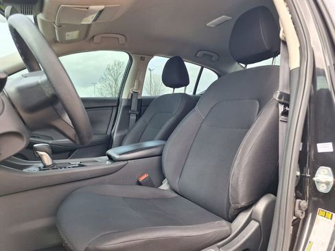 Used 2024 Nissan Sentra S FWD image 22