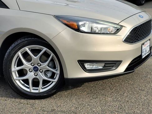 Used 2015 Ford Focus SE w/ Equipment Group 201A image 6