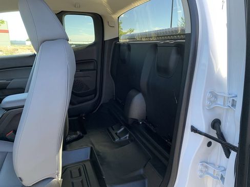 Used 2021 Chevrolet Colorado W/T w/ WT Convenience Package AWD/4WD image 22