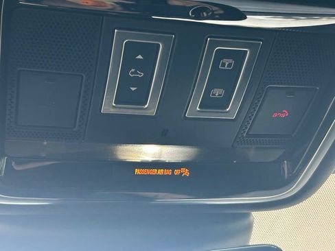 Used 2019 Land Rover Range Rover Velar R-Dynamic SE AWD/4WD image 54