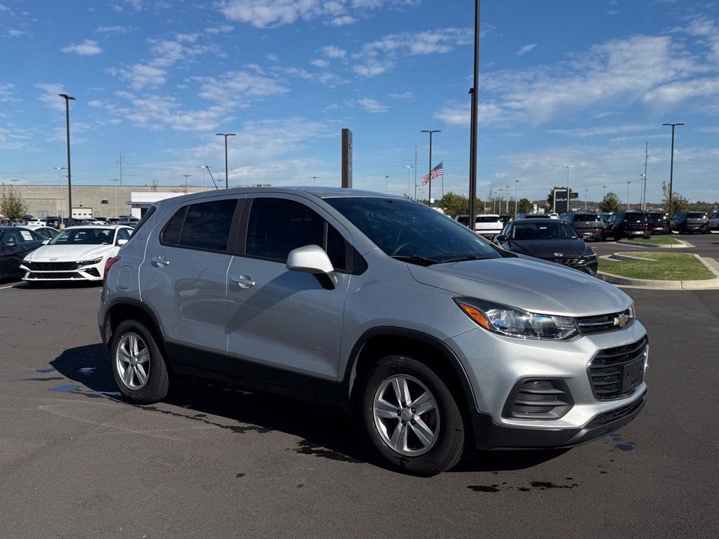 Used 2021 Chevrolet Trax LS w/ Tint and Cruise Package AWD/4WD image 3