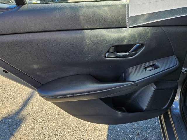 Used 2024 Nissan Sentra SV FWD image 17