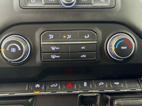 Used 2021 Chevrolet Silverado 1500 Custom image 15