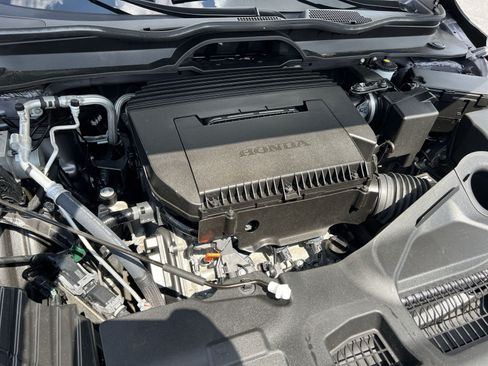 Used 2025 Honda Pilot Touring image 29
