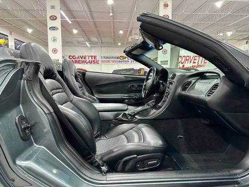 Used 2003 Chevrolet Corvette Convertible w/ Preferred Equipment Group1 RWD image 9