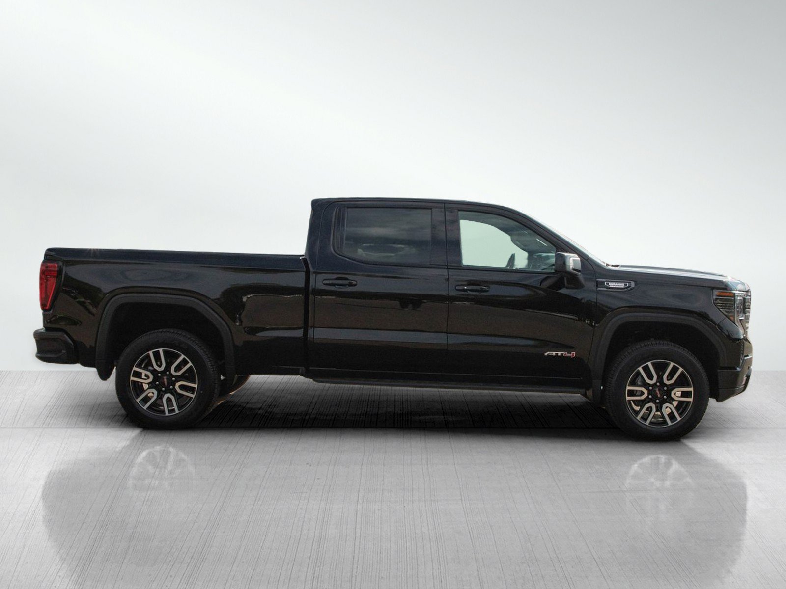 Used 2024 GMC Sierra 1500 AT4 w/ Technology Package AWD/4WD image 6