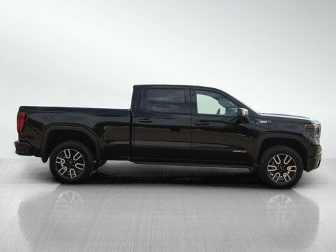 Used 2024 GMC Sierra 1500 AT4 w/ Technology Package AWD/4WD image 6