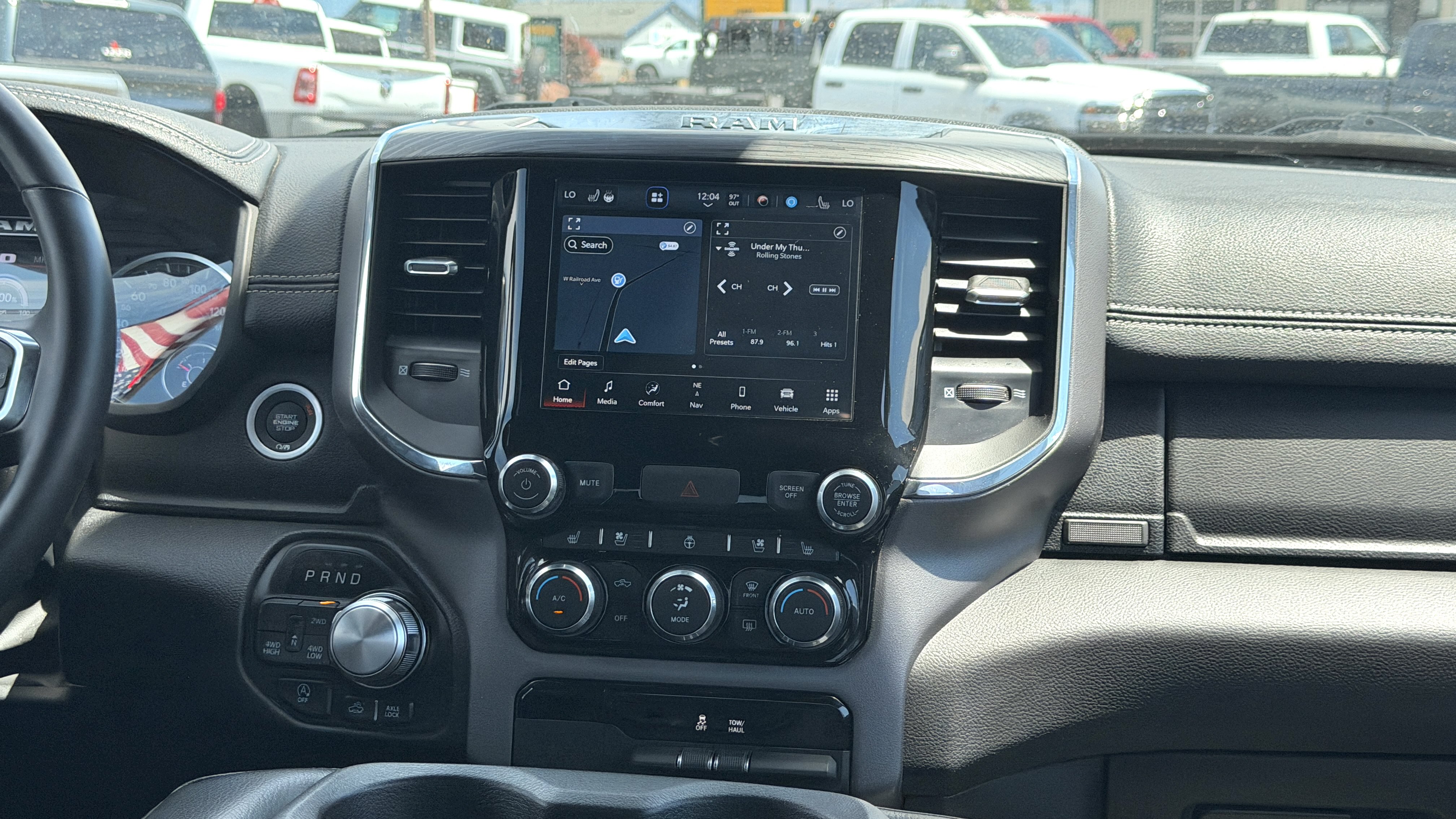Used 2024 RAM 1500 Laramie w/ Off Road Group AWD/4WD image 15
