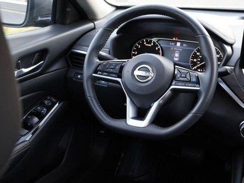Used 2025 Nissan Altima 2.5 SL FWD image 23