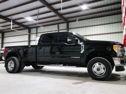Used 2017 Ford F350 Lariat w/ Lariat Ultimate Package image 15