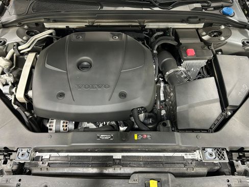 Used 2020 Volvo V60 T5 Cross Country AWD/4WD image 18
