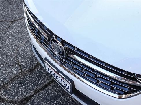 Used 2023 Buick Envision Preferred image 8