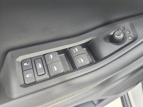 Used 2024 Jeep Grand Cherokee L Laredo AWD/4WD image 34