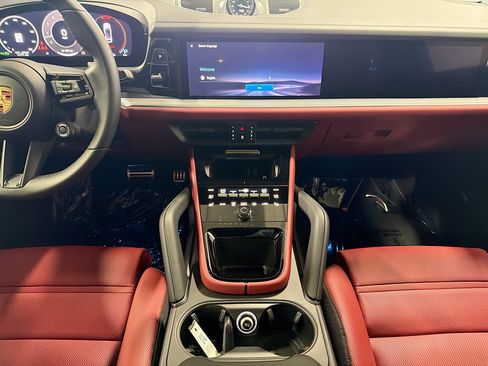 Certified 2026 Porsche Cayenne S AWD/4WD image 19