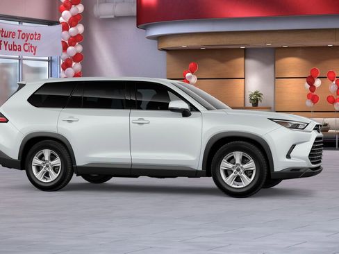 New 2026 Toyota Grand Highlander LE image 16