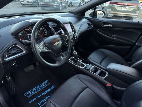 Used 2018 Chevrolet Cruze Premier image 10