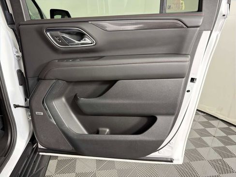 Used 2024 Chevrolet Suburban RST w/ Luxury Package RWD image 6
