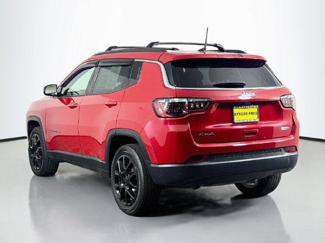 Used 2023 Jeep Compass Latitude AWD/4WD image 5