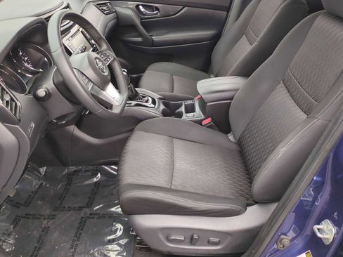 Used 2019 Nissan Rogue SV image 15