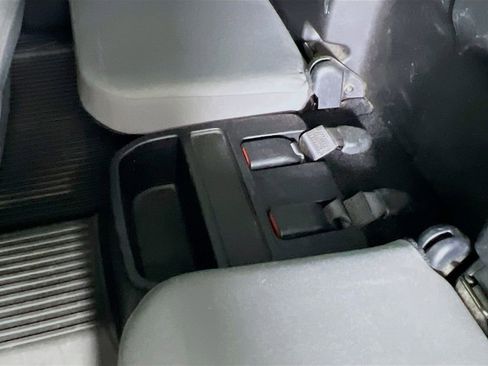 Used 2019 Toyota Tacoma SR5 AWD/4WD image 24