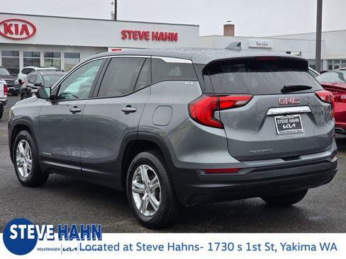 Used 2018 GMC Terrain SLE image 3