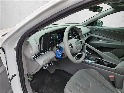 New 2026 Hyundai Elantra SEL Sport FWD image 3