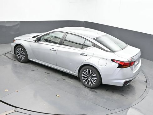 Used 2023 Nissan Altima 2.5 SV FWD image 41