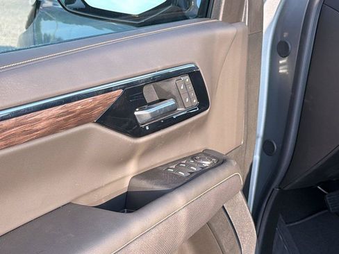 New 2026 Chevrolet Suburban Premier AWD/4WD image 16