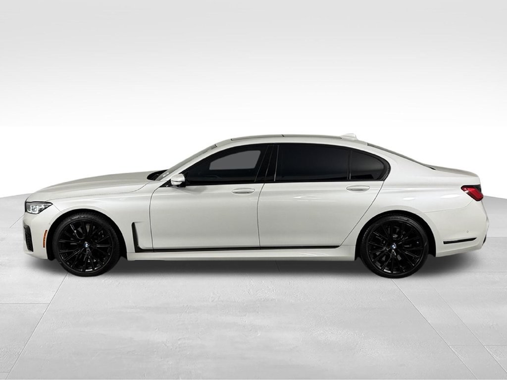 Used 2022 BMW 750i xDrive w/ Luxury Rear Seating Package AWD/4WD image 9