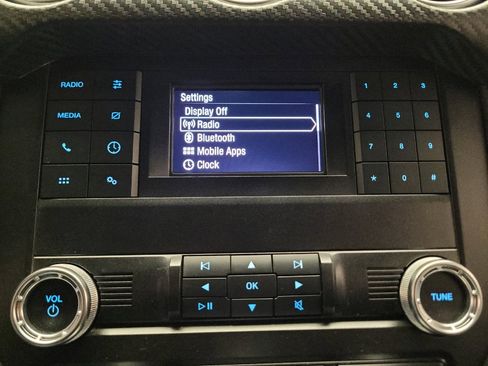 Used 2019 Ford Mustang Coupe RWD image 25