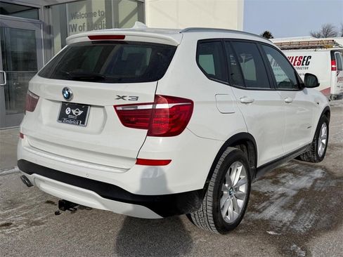 Used 2017 BMW X3 sDrive28i image 3