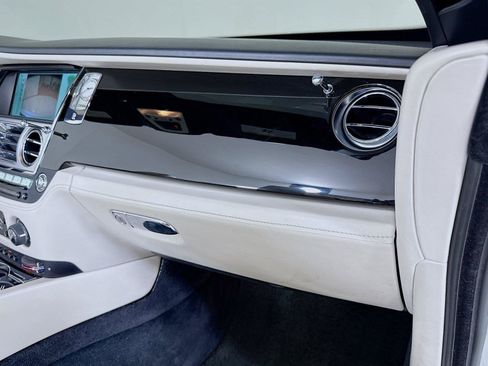 Used 2016 Rolls-Royce Dawn RWD image 37