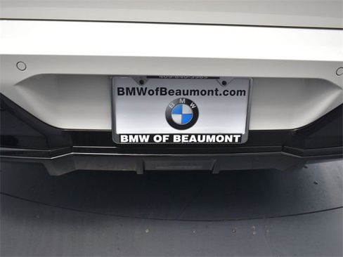 New 2024 BMW 750e xDrive w/ Executive Package image 22